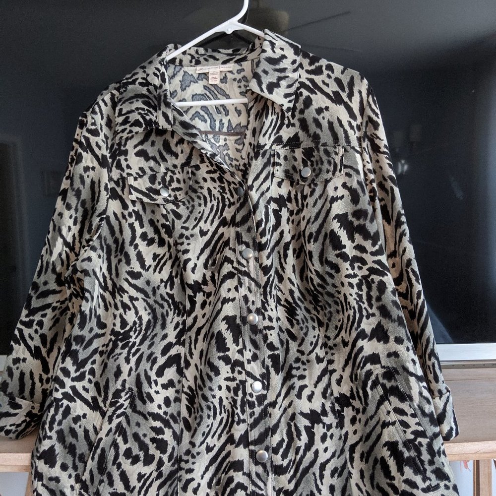 Ladies 3/4 sleeve length jacket